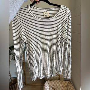 Women’s Billabong soft and sexy, open back t shirt